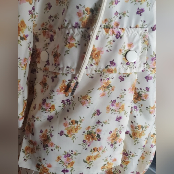 Floral Windbreaker - Picture 5 of 8